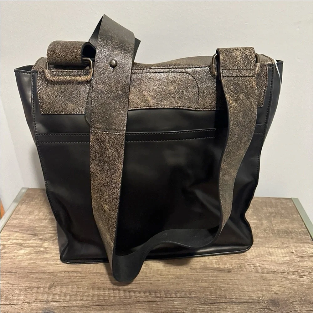 Sons Of Trade Men's Ruggedly Built Rubicon Messenger Bag